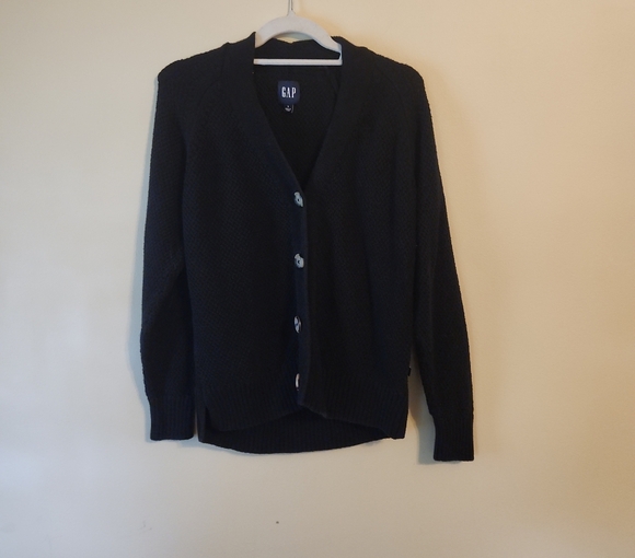GAP Women's Classic Black Cardigan - Picture 1 of 3